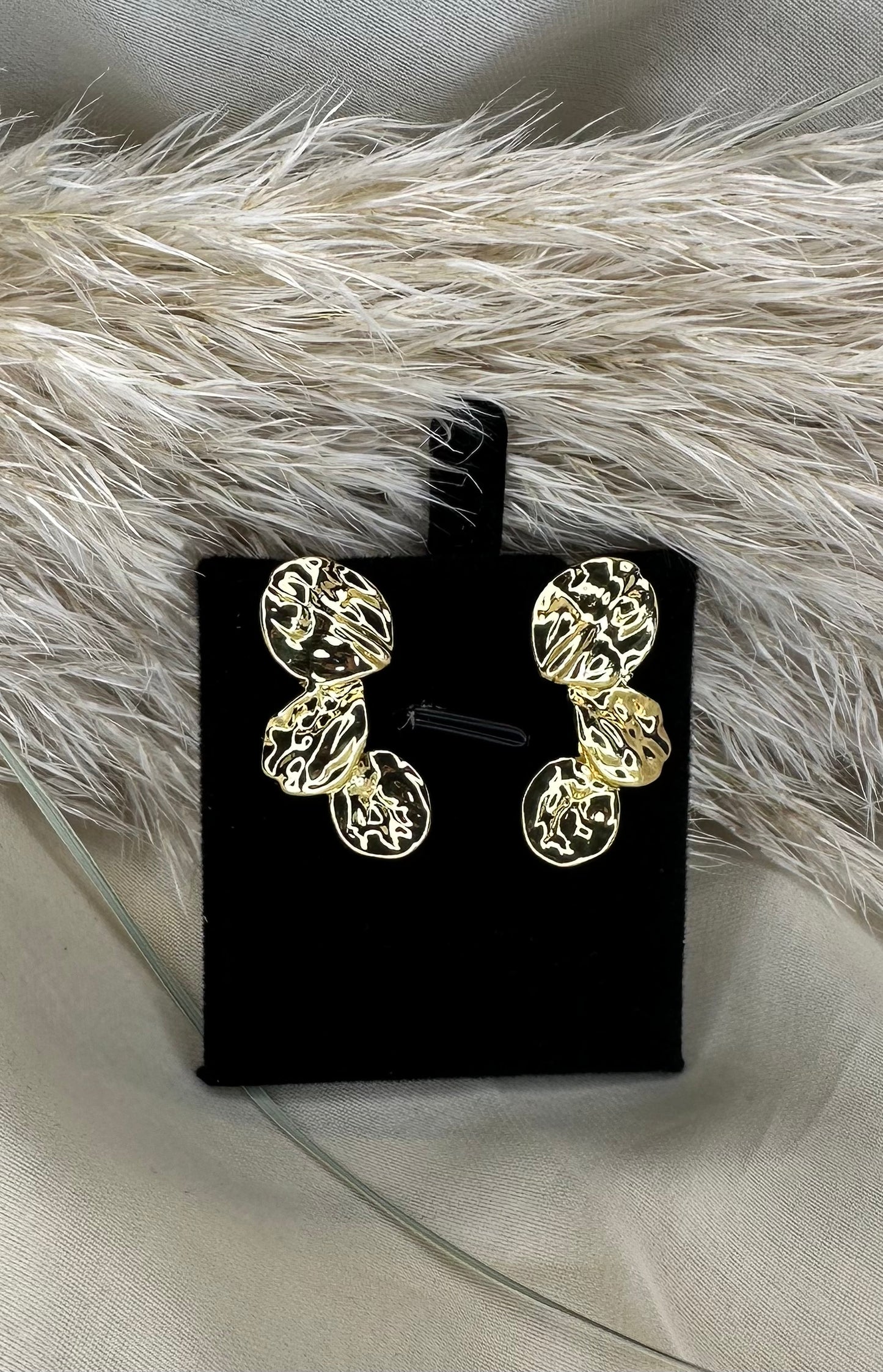 Orecchini effetto martellato placcati in oro 18Kt