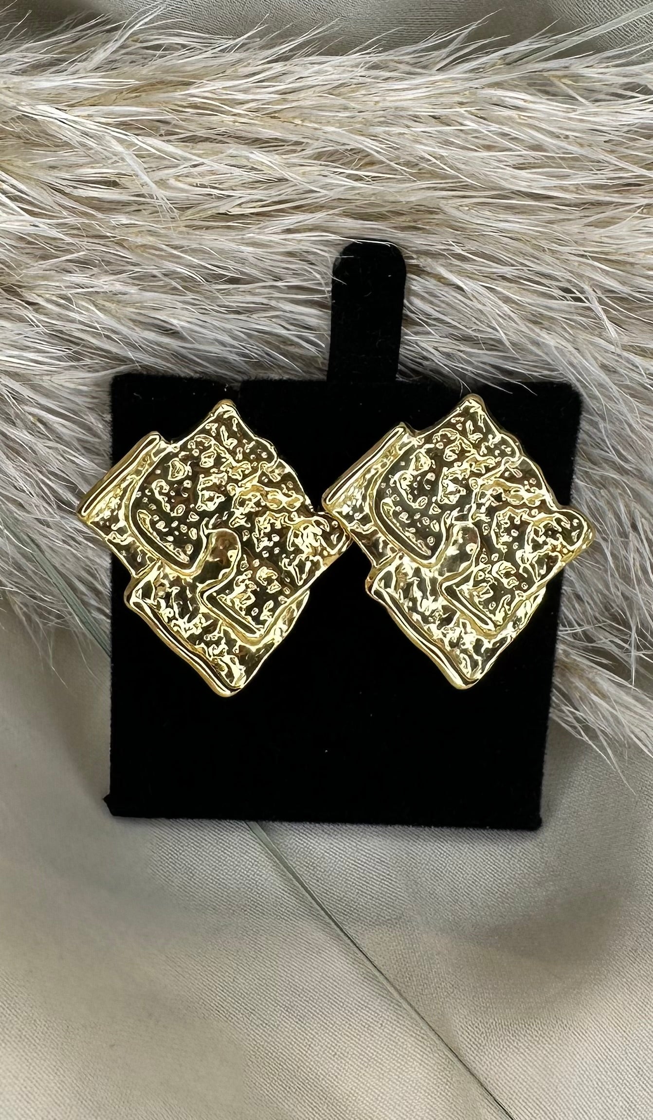 Orecchini effetto martellato placcati in oro 18Kt