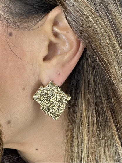 Orecchini effetto martellato placcati in oro 18Kt